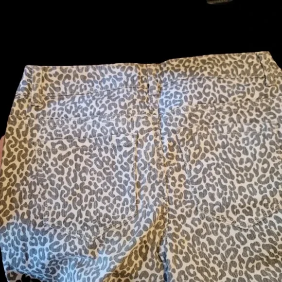 Grey and White Leopard Print Jeans - Picture 2 of 4